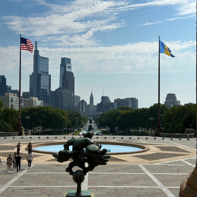 Philadelphia skyline and fountain. 